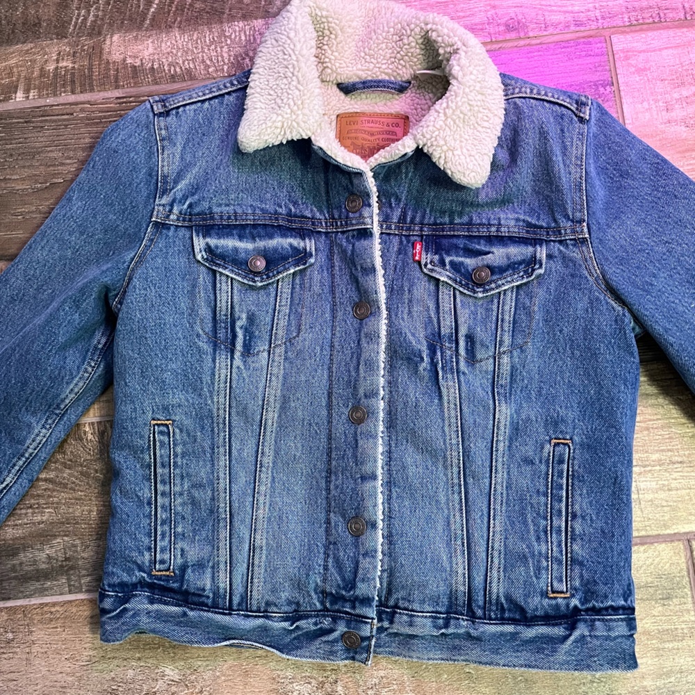 LEVI’S ORIGINAL SHERPA TRUCKER JACKET Size S Denim *Sold Out Online *